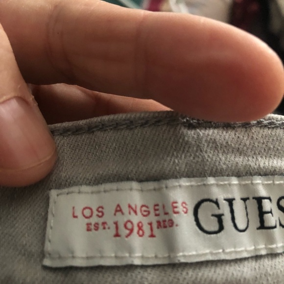 VintageGuess Light Gray jeans with fringe bottom-27” by 32” like new shape - Picture 10 of 11
